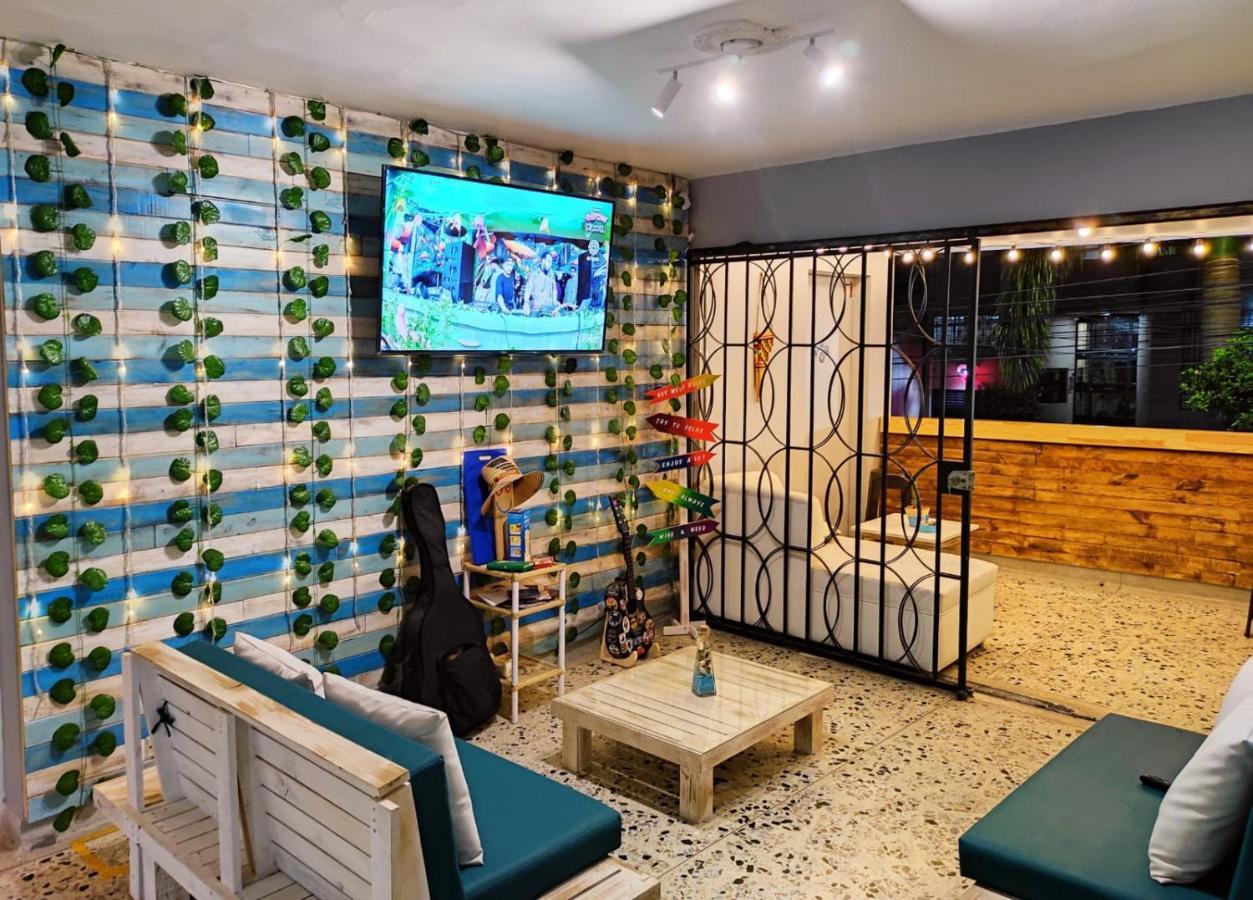 Key West Hostel Medellin Exterior photo